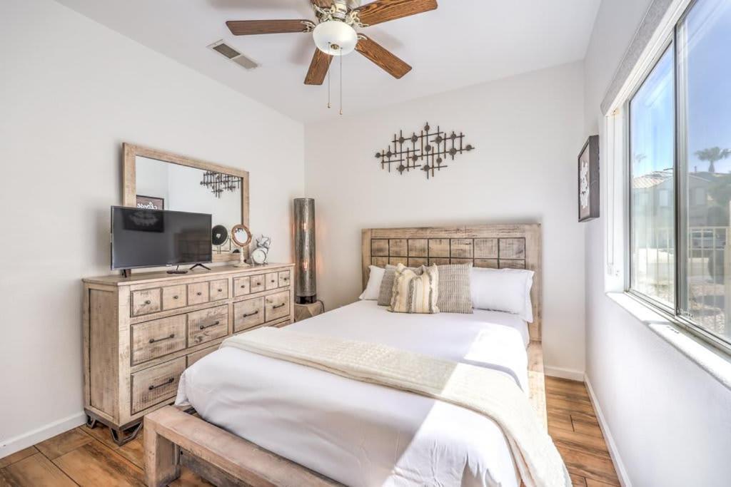 Family Fun For Everyone In Las Vegas- 4 Bedrooms, Billiards, Game Room Henderson Eksteriør billede