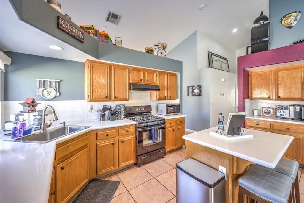 Family Fun For Everyone In Las Vegas- 4 Bedrooms, Billiards, Game Room Henderson Eksteriør billede
